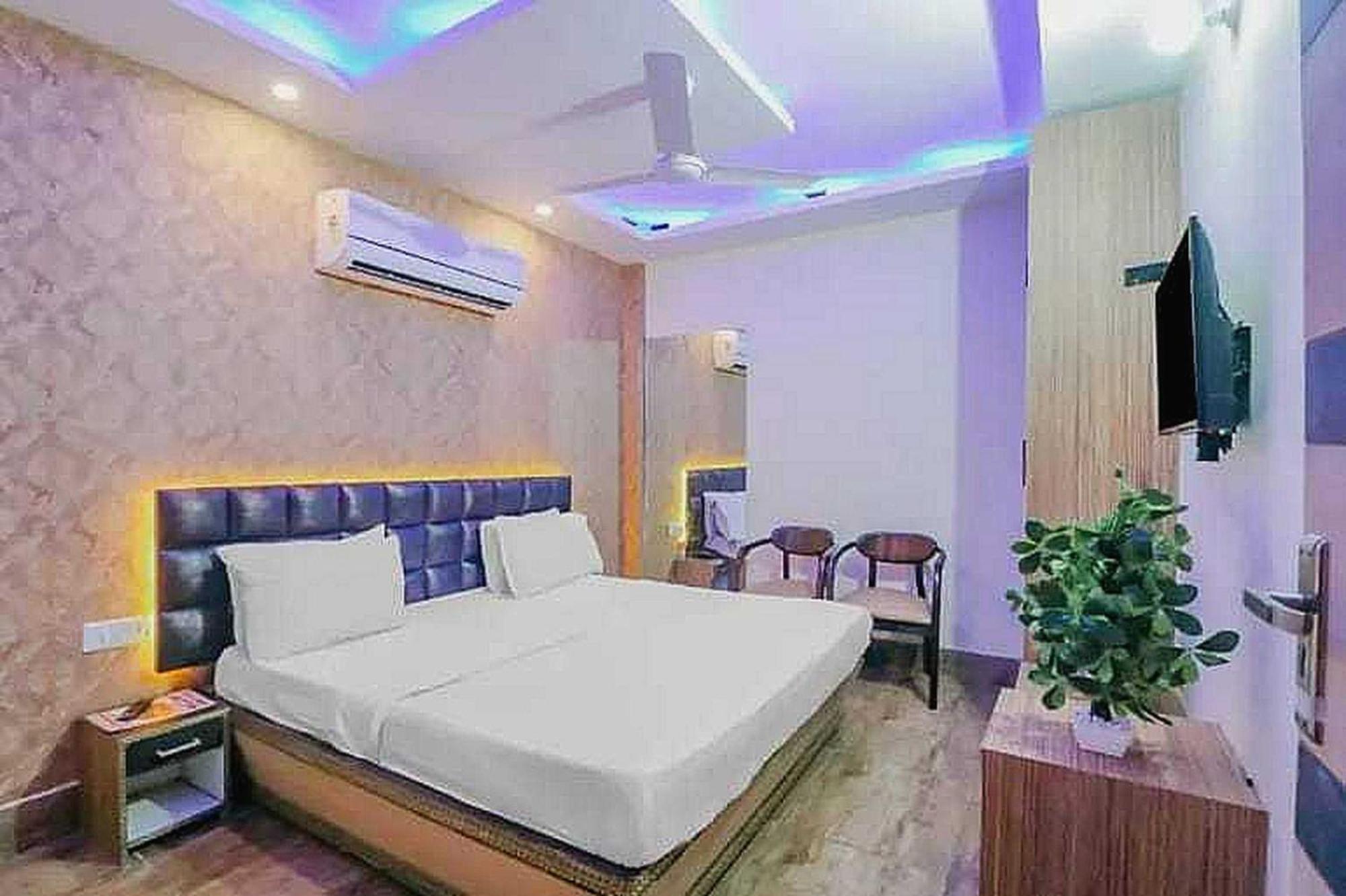 Super Hotel O Vivaan Residency Rohtak 외부 사진