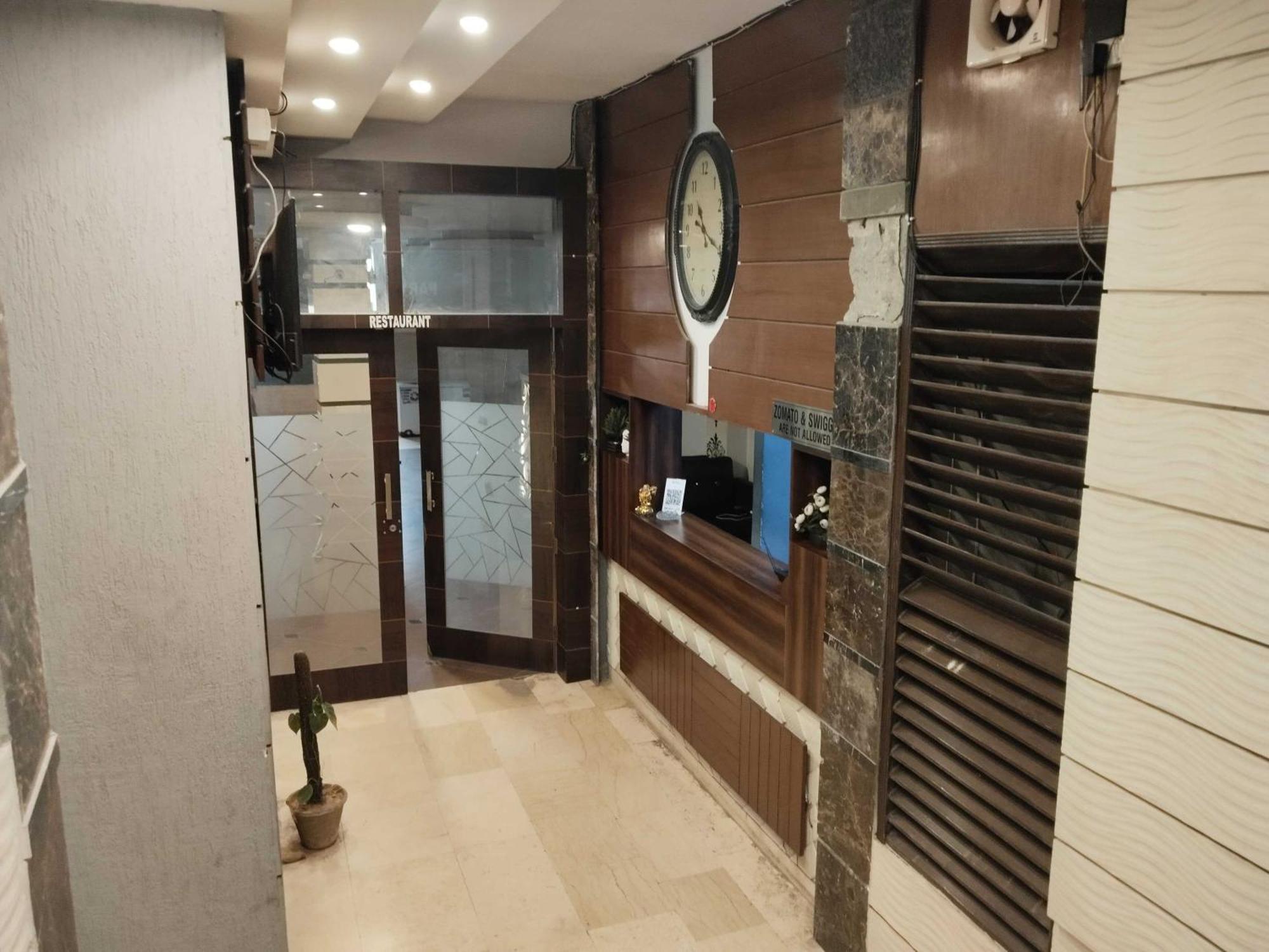 Super Hotel O Vivaan Residency Rohtak 외부 사진