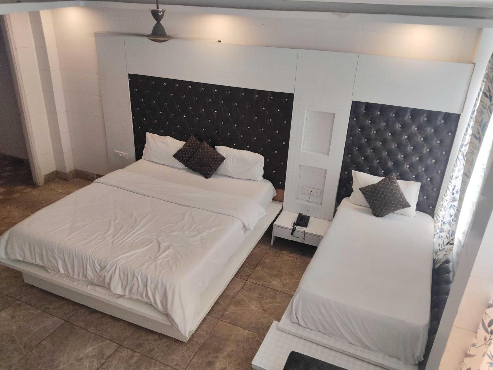 Super Hotel O Vivaan Residency Rohtak 외부 사진